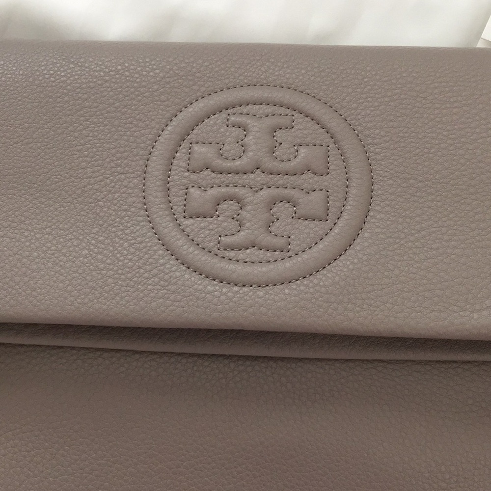 ❌SOLD❌NWT Tory Burch Fold-Over Clutch Crossbody - Picture 2 of 7